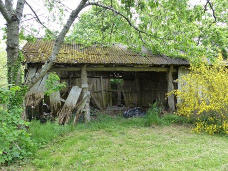 Un abri .... à démolir ...