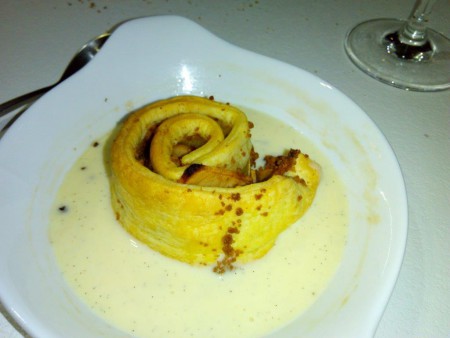 Roulé pommes spéculos et crême anglaise